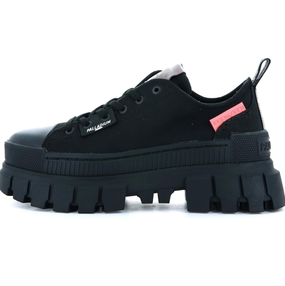 Palladium Ladies 8.5: Revolt Lo Tx.  New With Box.